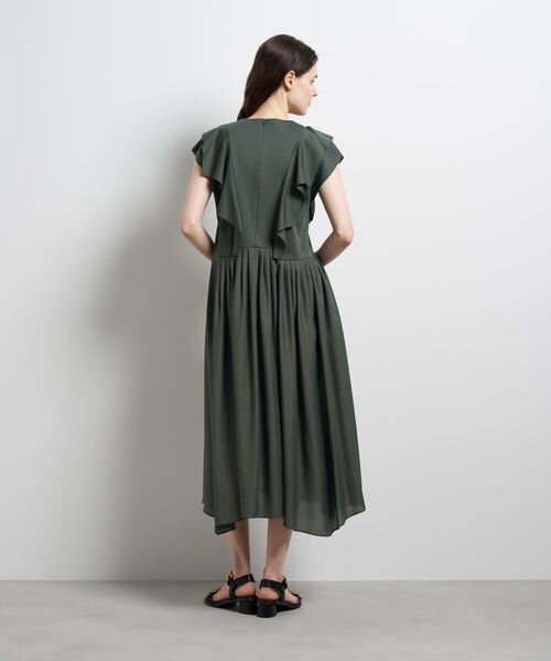LANVIN en Bleu(ランバンオンブルー)の「スクエアフリルコンビワンピース(ワンピース・レディース・ライトカーキ/ブラック・38/36)」の5枚目の写真