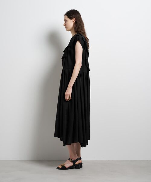LANVIN en Bleu(ランバンオンブルー)の「スクエアフリルコンビワンピース(ワンピース・レディース・ライトカーキ/ブラック・38/36)」の10枚目の写真