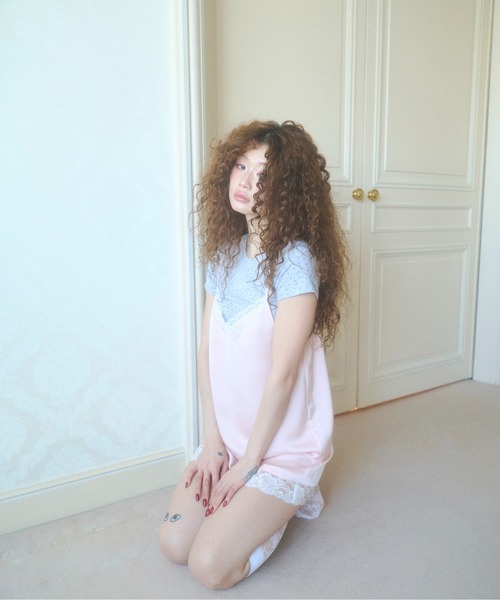 chernyy(チェルニー)の「chernyy floral pearl logo tee / 小花柄パールロゴT(Tシャツ/カットソー・レディース・グレー/アイボリー・LARGE/MEDIUM/SMALL)」の9枚目の写真