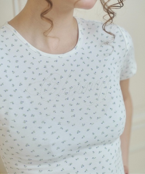 chernyy(チェルニー)の「chernyy floral pearl logo tee / 小花柄パールロゴT(Tシャツ/カットソー・レディース・グレー/アイボリー・LARGE/MEDIUM/SMALL)」の22枚目の写真