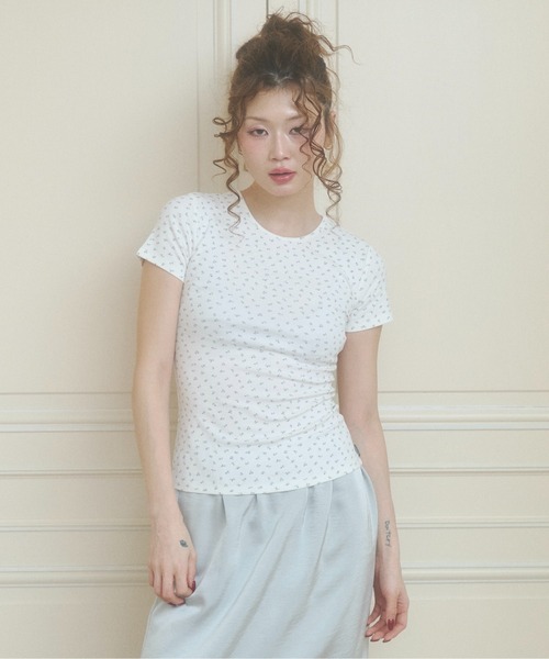 chernyy(チェルニー)の「chernyy floral pearl logo tee / 小花柄パールロゴT(Tシャツ/カットソー・レディース・グレー/アイボリー・LARGE/MEDIUM/SMALL)」の19枚目の写真