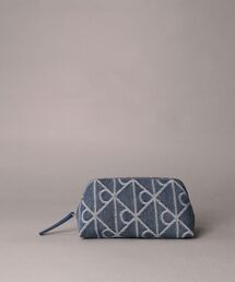Calvin Klein（カルバン・クライン）の「ポーチ - エンブレムオールオーバーデニムバニティケース（ハンドバッグ）」