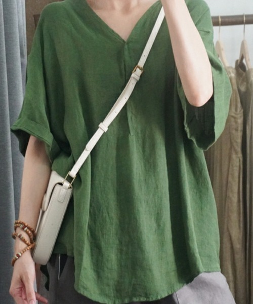 mielu(ミエル)の「《春夏にぴったり!抜け感大人カジュアル♪》Vネック半袖チュニックトップス(シャツ/ブラウス・レディース・ブラック/ホワイト/グリーン・MEDIUM/LARGE)」の8枚目の写真