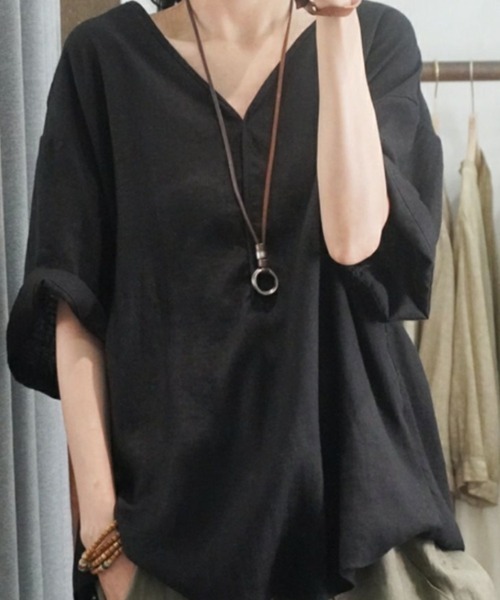 mielu(ミエル)の「《春夏にぴったり!抜け感大人カジュアル♪》Vネック半袖チュニックトップス(シャツ/ブラウス・レディース・ブラック/ホワイト/グリーン・MEDIUM/LARGE)」の9枚目の写真
