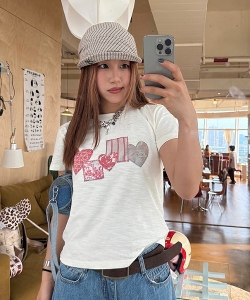 Sibra(シブラ)の「配色ハートコラージュプリント半袖Tシャツ(Tシャツ/カットソー・レディース・グレー/ホワイト・M)」の14枚目の写真