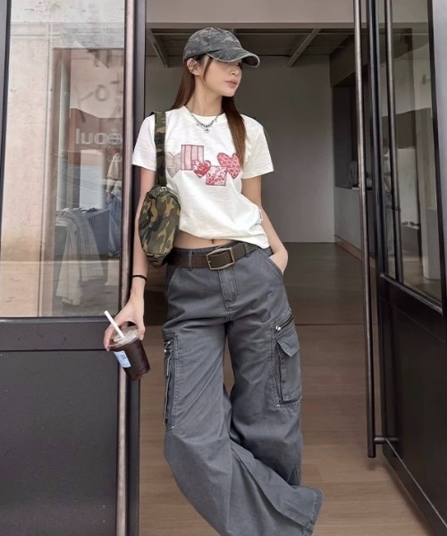 Sibra(シブラ)の「配色ハートコラージュプリント半袖Tシャツ(Tシャツ/カットソー・レディース・グレー/ホワイト・M)」の19枚目の写真