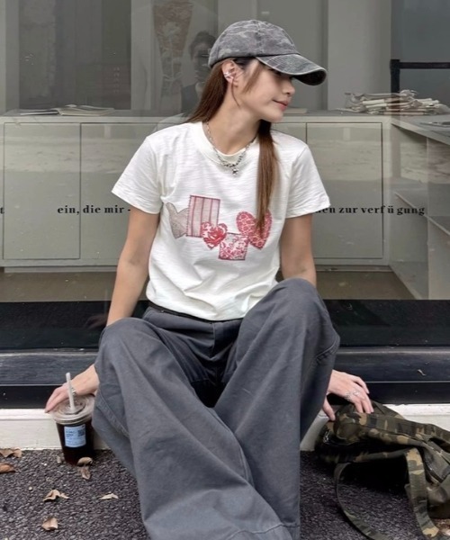 Sibra(シブラ)の「配色ハートコラージュプリント半袖Tシャツ(Tシャツ/カットソー・レディース・グレー/ホワイト・M)」の18枚目の写真