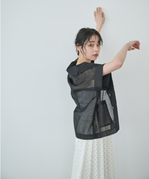 Anclear oui(アンクリアウィ)の「シアーパッチポケットテーラー半袖ジャケット(テーラードジャケット・レディース・LT.Gray/Black/Beige/アイボリー・F)」の16枚目の写真