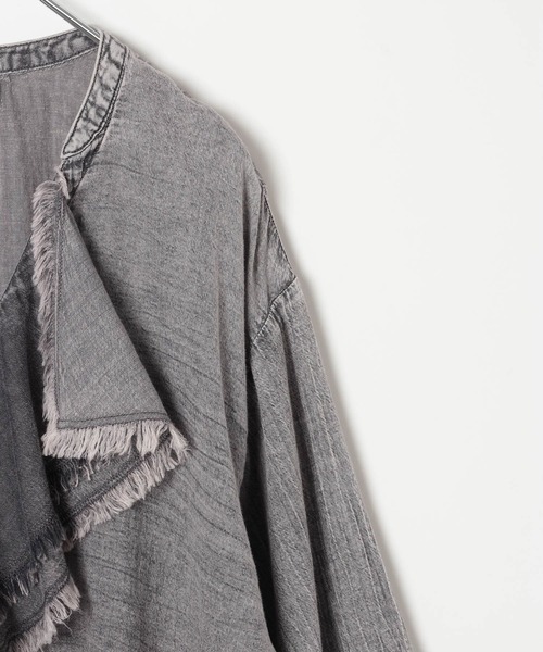 LEPSIM（レプシィム）の「AIRデニムラッフル長袖ブラウス　740434（シャツ/ブラウス・レディース・ブラック系その他/ケミカルウォッシュ・FREE）」の5枚目の写真