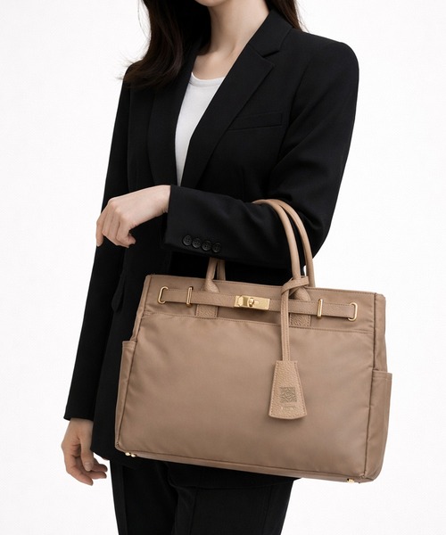PADMA（パドマ）の「【PADMA】ナイロン中サイズ レザーコンビ 2WAYショルダーバッグ（ビジネスバッグ・レディース・ブラック×シルバー/ベージュ系その他/ブラック×ゴールド/グレー・FREE）」の4枚目の写真