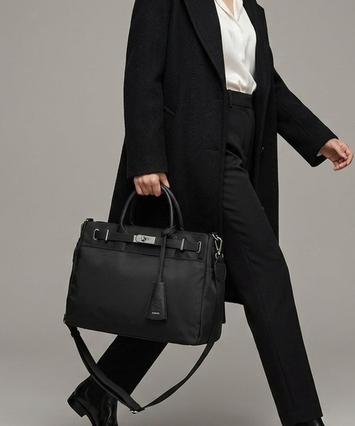 PADMA（パドマ）の「【PADMA】ナイロン中サイズ レザーコンビ 2WAYショルダーバッグ（ビジネスバッグ・レディース・ブラック×シルバー/ベージュ系その他/ブラック×ゴールド/グレー・FREE）」の2枚目の写真