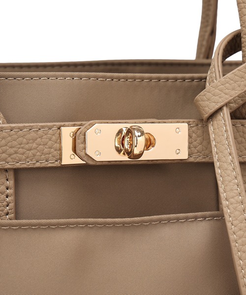 PADMA（パドマ）の「【PADMA】ナイロン中サイズ レザーコンビ 2WAYショルダーバッグ（ビジネスバッグ・レディース・ブラック×シルバー/ベージュ系その他/ブラック×ゴールド/グレー・FREE）」の15枚目の写真