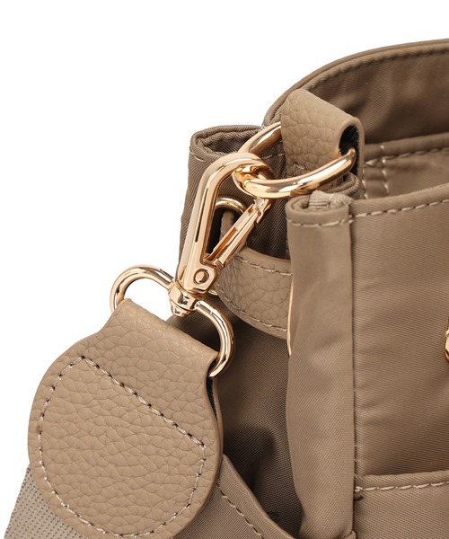 PADMA（パドマ）の「【PADMA】ナイロン中サイズ レザーコンビ 2WAYショルダーバッグ（ビジネスバッグ・レディース・ブラック×シルバー/ベージュ系その他/ブラック×ゴールド/グレー・FREE）」の17枚目の写真