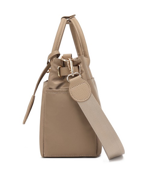 PADMA（パドマ）の「【PADMA】ナイロン中サイズ レザーコンビ 2WAYショルダーバッグ（ビジネスバッグ・レディース・ブラック×シルバー/ベージュ系その他/ブラック×ゴールド/グレー・FREE）」の12枚目の写真