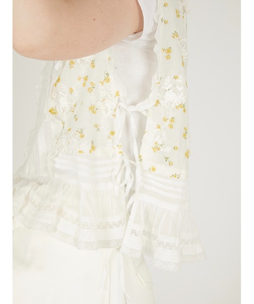 crinkle crinkle crinkle(クリンクルクリンクルクリンクル)の「【crinkle crinkle crinkle】sheer flower vest blouse/シアーフラワーベストブラウス(シャツ/ブラウス・レディース・アイボリー/ブラック・FREE)」の8枚目の写真