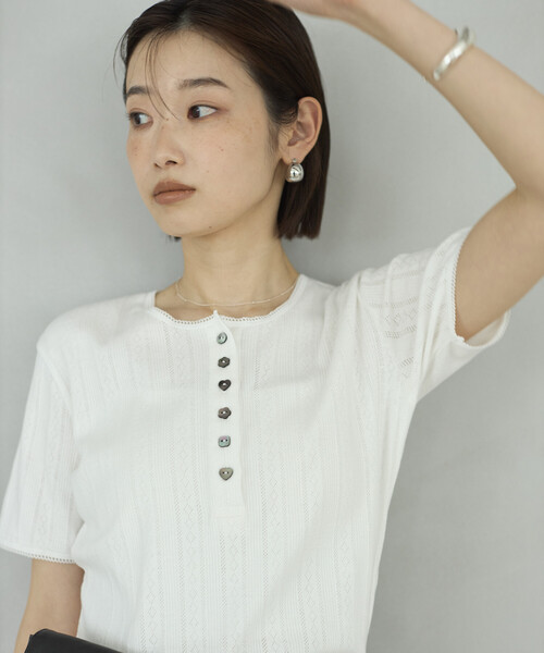 Firsthand（ファーストハンド）の「Firsthand/ファーストハンド ヘンリーネック 針抜きニット レースTシャツ（Tシャツ/カットソー・レディース・ホワイト/グレー/ブラック・フリー）」の21枚目の写真
