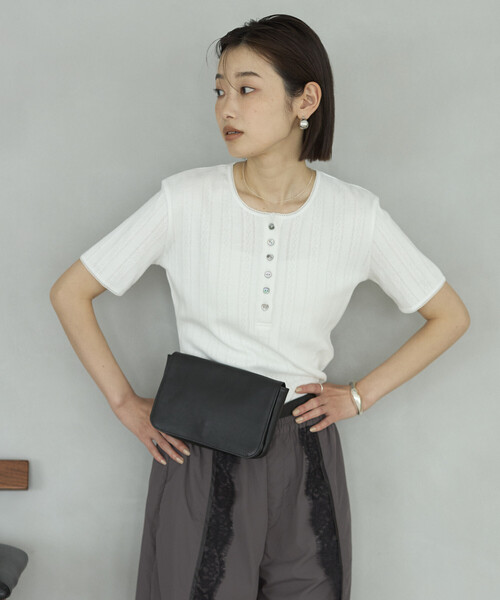 Firsthand（ファーストハンド）の「Firsthand/ファーストハンド ヘンリーネック 針抜きニット レースTシャツ（Tシャツ/カットソー・レディース・ホワイト/グレー/ブラック・フリー）」の22枚目の写真