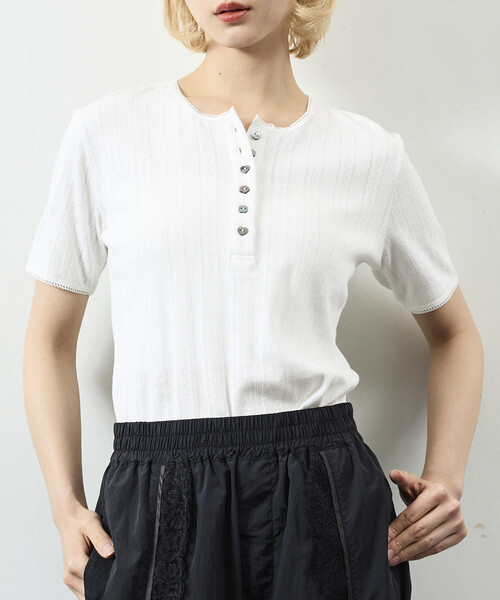 Firsthand（ファーストハンド）の「Firsthand/ファーストハンド ヘンリーネック 針抜きニット レースTシャツ（Tシャツ/カットソー・レディース・ホワイト/グレー/ブラック・フリー）」の4枚目の写真