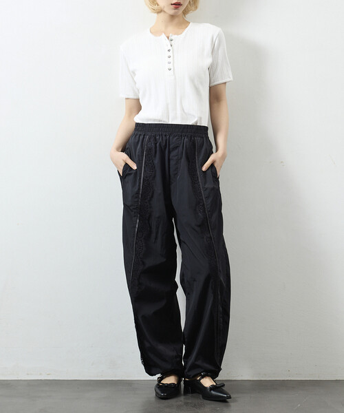 Firsthand（ファーストハンド）の「Firsthand/ファーストハンド ヘンリーネック 針抜きニット レースTシャツ（Tシャツ/カットソー・レディース・ホワイト/グレー/ブラック・フリー）」の5枚目の写真