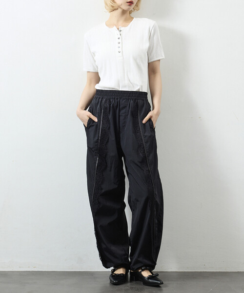 Firsthand（ファーストハンド）の「Firsthand/ファーストハンド ヘンリーネック 針抜きニット レースTシャツ（Tシャツ/カットソー・レディース・ホワイト/グレー/ブラック・フリー）」の6枚目の写真