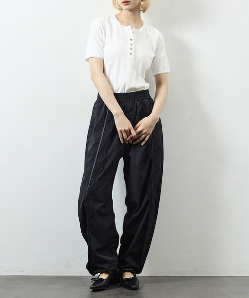 Firsthand（ファーストハンド）の「Firsthand/ファーストハンド ヘンリーネック 針抜きニット レースTシャツ（Tシャツ/カットソー・レディース・ホワイト/グレー/ブラック・フリー）」の7枚目の写真