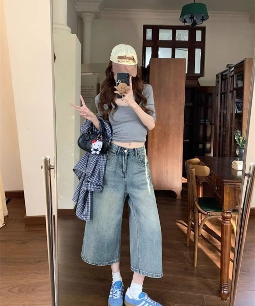 Ritzy(リッツィー)の「ヴィンテージウォッシュ ルーズワイドデニムクロップドパンツ(デニムパンツ・レディース・サックスブルー・L/M/S)」の7枚目の写真