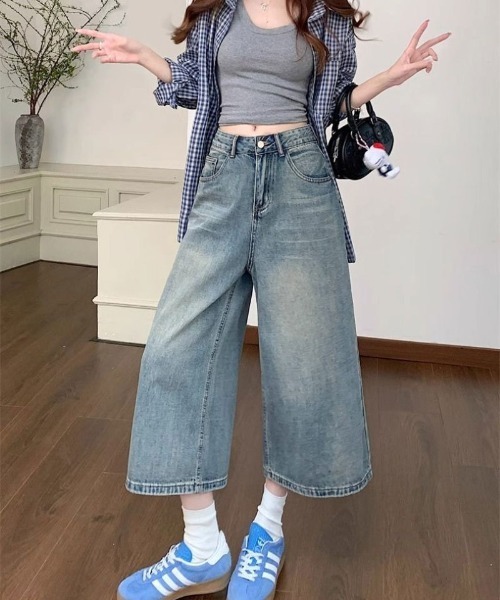 Ritzy(リッツィー)の「ヴィンテージウォッシュ ルーズワイドデニムクロップドパンツ(デニムパンツ・レディース・サックスブルー・L/M/S)」の11枚目の写真