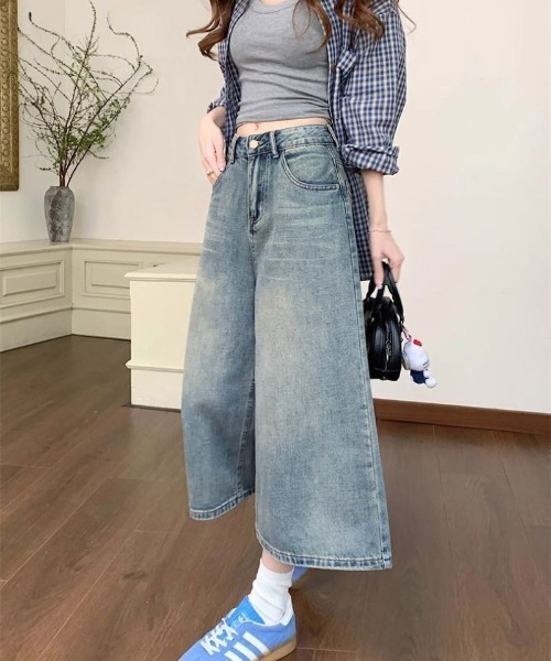 Ritzy(リッツィー)の「ヴィンテージウォッシュ ルーズワイドデニムクロップドパンツ(デニムパンツ・レディース・サックスブルー・L/M/S)」の13枚目の写真
