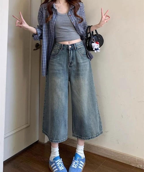 Ritzy(リッツィー)の「ヴィンテージウォッシュ ルーズワイドデニムクロップドパンツ(デニムパンツ・レディース・サックスブルー・L/M/S)」の14枚目の写真