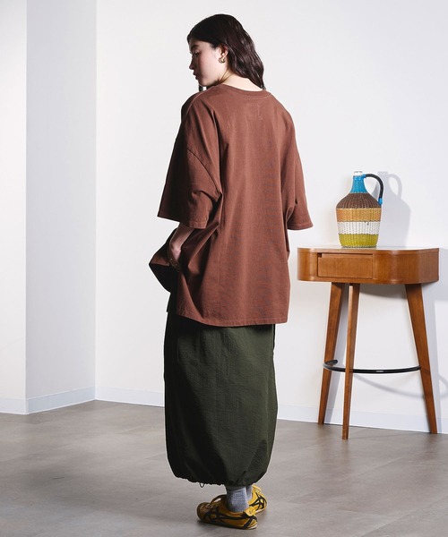 THOUSAND MILE(サウザンドマイル)の「(GENE HEAVENS x THOUSAND MILE/)CARGO POCKET MAXI SKIRT(スカート・レディース・ブラウン/イエロー/ブラック/オリーブ・ONE SIZE)」の6枚目の写真