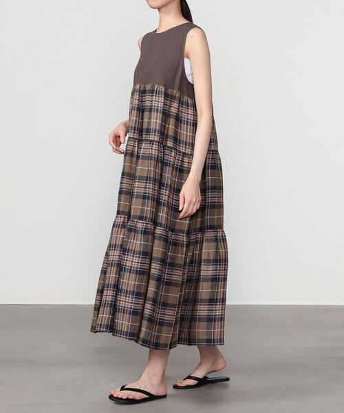 O'NEIL of DUBLIN（オニールオブダブリン）の「O'NEIL OF DUBLIN | リネン ティアードワンピース WOMEN（ワンピース・レディース・ブラウン系その他/ブラック系その他/ブルー系その他・8）」の15枚目の写真