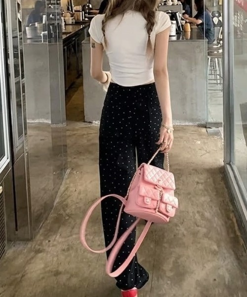 SHEPP(シープ)の「小花柄ドット刺繍ブラックワイドデニムパンツ(デニムパンツ・レディース・ブラック・M/S)」の6枚目の写真