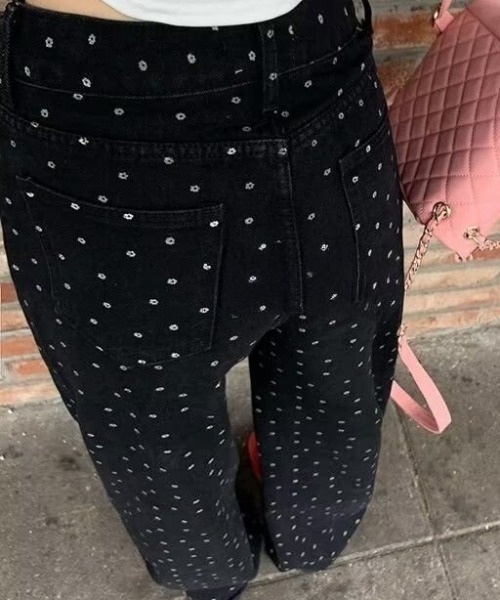 SHEPP(シープ)の「小花柄ドット刺繍ブラックワイドデニムパンツ(デニムパンツ・レディース・ブラック・M/S)」の7枚目の写真