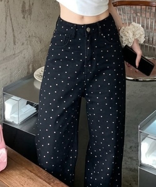 SHEPP(シープ)の「小花柄ドット刺繍ブラックワイドデニムパンツ(デニムパンツ・レディース・ブラック・M/S)」の17枚目の写真