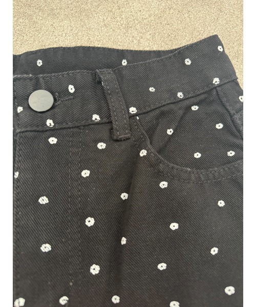 SHEPP(シープ)の「小花柄ドット刺繍ブラックワイドデニムパンツ(デニムパンツ・レディース・ブラック・M/S)」の13枚目の写真