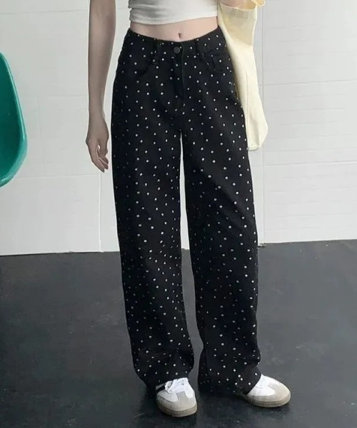 SHEPP(シープ)の「小花柄ドット刺繍ブラックワイドデニムパンツ(デニムパンツ・レディース・ブラック・M/S)」の16枚目の写真