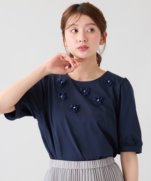 Rose Tiara（ローズティアラ）の「フラワーモチーフ パフスリーブカットソー（Tシャツ/カットソー・レディース・オフホワイト/ネイビー/グレー・38/42/46）」の14枚目の写真