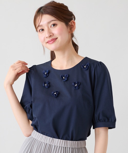 Rose Tiara（ローズティアラ）の「フラワーモチーフ パフスリーブカットソー（Tシャツ/カットソー・レディース・オフホワイト/ネイビー/グレー・38/42/46）」の15枚目の写真