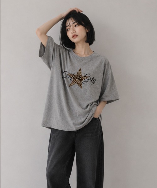 VIBGYOR(ヴィブジョー)の「【EIZZ/アイズ】レオパード星型ロゴ ビッグTシャツ / オーバーサイズ 半袖カットソー(Tシャツ/カットソー・レディース・ホワイト/ブラック/グレー・FREE)」の13枚目の写真