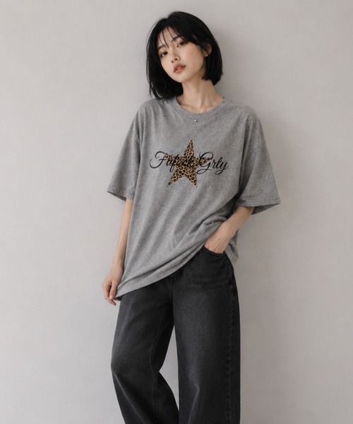 VIBGYOR(ヴィブジョー)の「【EIZZ/アイズ】レオパード星型ロゴ ビッグTシャツ / オーバーサイズ 半袖カットソー(Tシャツ/カットソー・レディース・ホワイト/ブラック/グレー・FREE)」の12枚目の写真