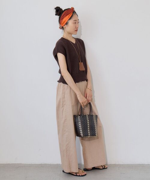 le.coeur blanc(ルクールブラン)の「麻ワイドクロップドパンツ(その他パンツ・レディース・ブラウン/レッド/ネイビー/ベージュ・36/38)」の9枚目の写真
