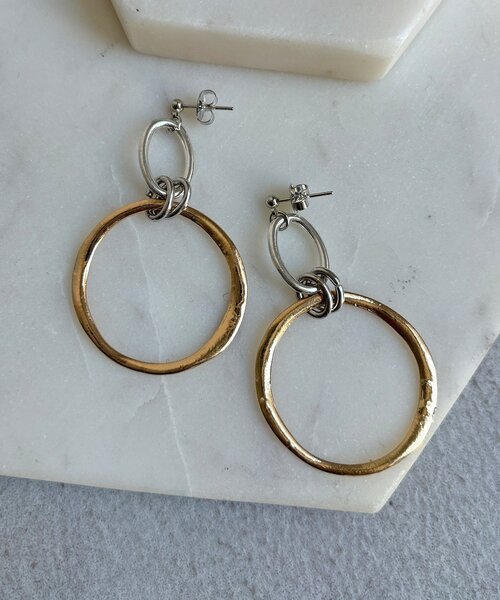 DouDou(ドゥドゥ)の「【WEB限定】Two Tone Ringピアス(ピアス(両耳用)・レディース・ゴールド・FREE)」の1枚目の写真