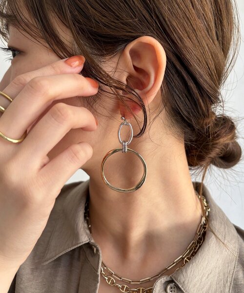 DouDou(ドゥドゥ)の「【WEB限定】Two Tone Ringピアス(ピアス(両耳用)・レディース・ゴールド・FREE)」の2枚目の写真