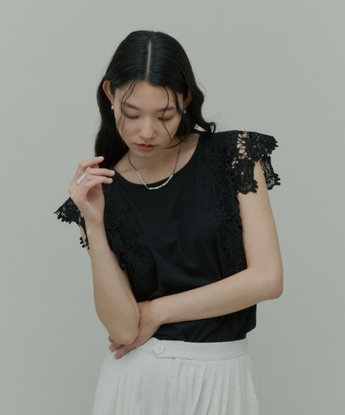 libelle more(リベル モア)の「ショルダーレースカットトップス(Tシャツ/カットソー・レディース・ブラック/オフホワイト/ライトグレー・M)」の16枚目の写真