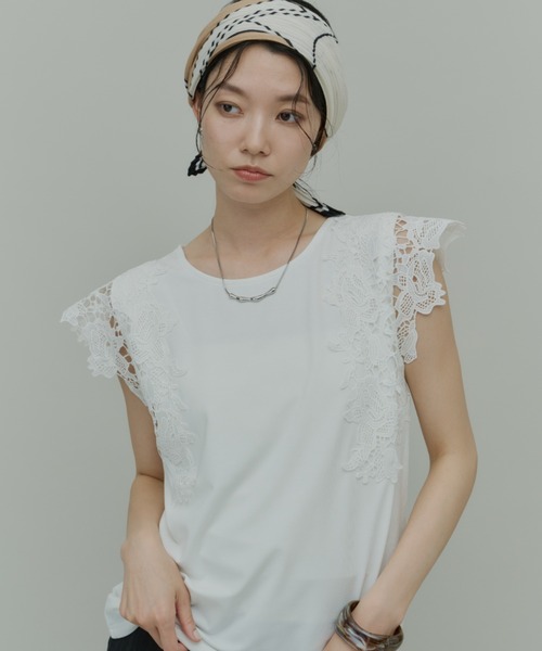 libelle more(リベル モア)の「ショルダーレースカットトップス(Tシャツ/カットソー・レディース・ブラック/オフホワイト/ライトグレー・M)」の4枚目の写真