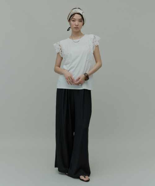 libelle more(リベル モア)の「ショルダーレースカットトップス(Tシャツ/カットソー・レディース・ブラック/オフホワイト/ライトグレー・M)」の5枚目の写真
