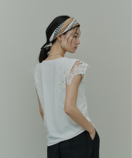 libelle more(リベル モア)の「ショルダーレースカットトップス(Tシャツ/カットソー・レディース・ブラック/オフホワイト/ライトグレー・M)」の8枚目の写真