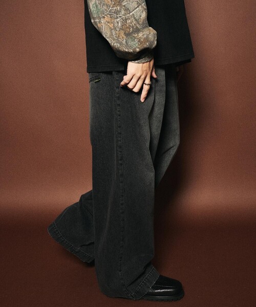 Subciety(サブサエティ)の「Faded madonna denim pants(デニムパンツ・メンズ・ホワイト/ブラック・X-SMALL/SMALL/MEDIUM/LARGE/X-LARGE)」の4枚目の写真