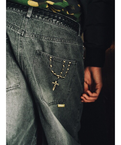Subciety(サブサエティ)の「Faded madonna denim pants(デニムパンツ・メンズ・ホワイト/ブラック・X-SMALL/SMALL/MEDIUM/LARGE/X-LARGE)」の7枚目の写真