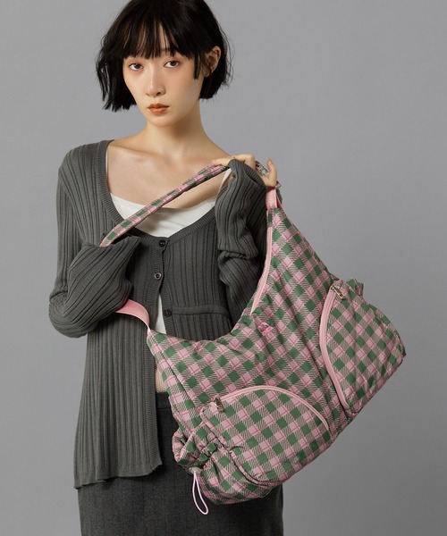 Casselini（キャセリーニ）の「Casselini(キャセリーニ)ラウンドBIGショルダー（ショルダーバッグ・レディース・シルバー/チャコール/アイボリー/ブラック/ピンク/ブルー・FREE）」の19枚目の写真